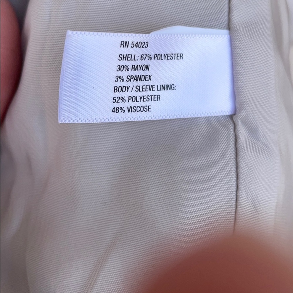 Gap Blazer with Detail on the Shoulders - Picture 5 of 5
